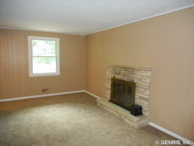 3 Tree Top Drive Penfield, NY 14625 - Photo 7 of 19 Family Room
