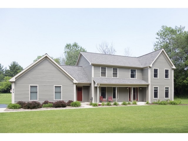 978 Plum Tree Road Fox River Grove, IL 60021 - Photo 3 of 25 a front view of a house with a yard