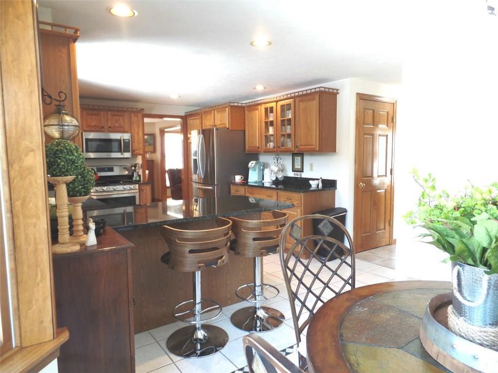 8 Twin Pond Road Topsham, ME 04086 - Photo 18 of 34 Sunny and spacious! This is a very...