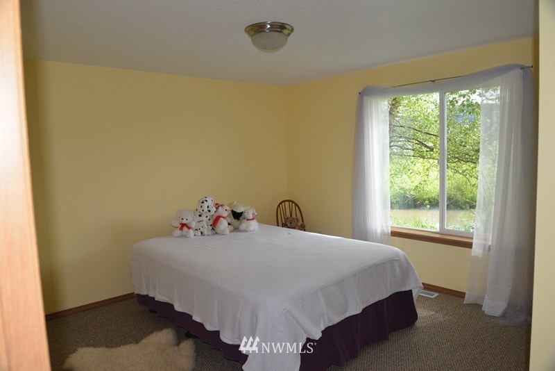 245 West Little Island Road Cathlamet, WA 98612 - Photo 11 of 17 Gallery Image 11