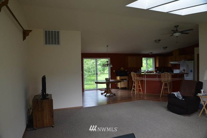 245 West Little Island Road Cathlamet, WA 98612 - Photo 7 of 17 Gallery Image 7