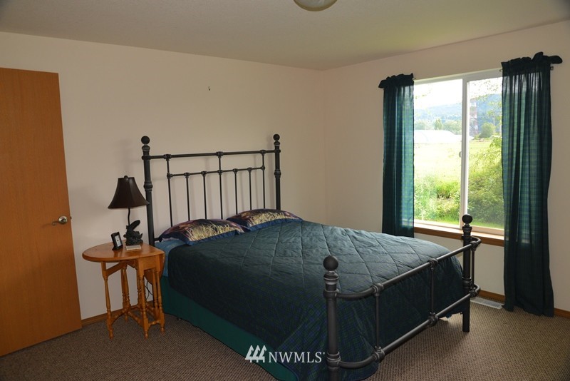 245 West Little Island Road Cathlamet, WA 98612 - Photo 10 of 17 Gallery Image 10