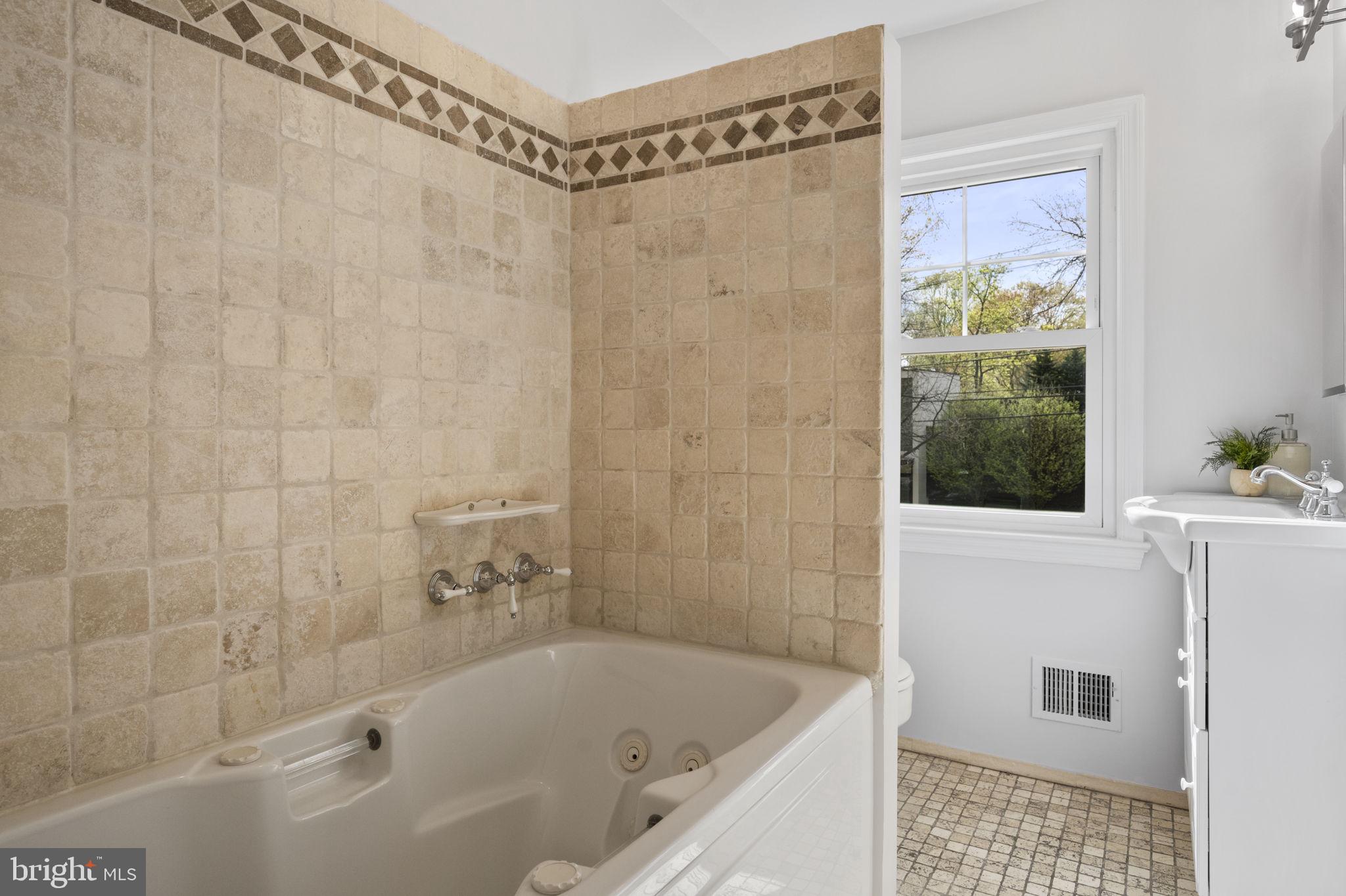 7405 Pyle Road Bethesda, MD 20817 - Photo 36 of 68 hall bath on 2nd level