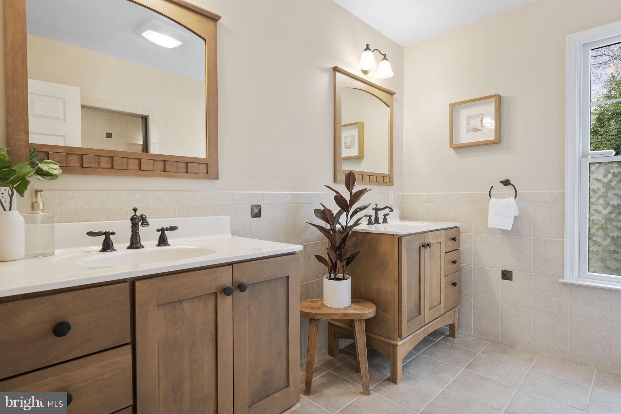 7405 Pyle Road Bethesda, MD 20817 - Photo 50 of 68 owner's bath