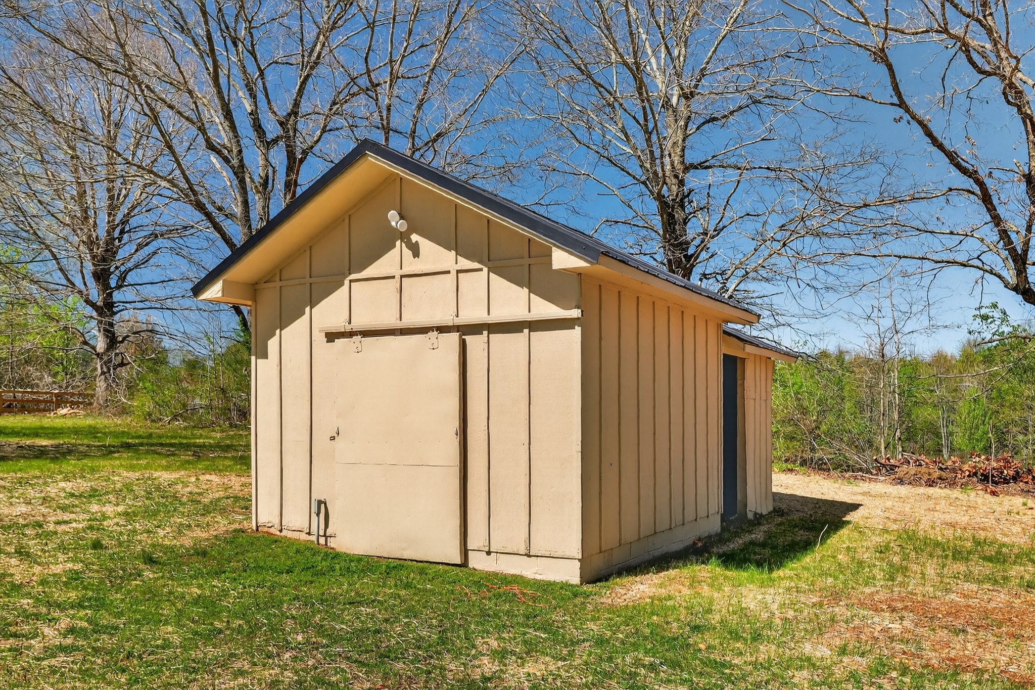 274 Howell Hill Road Kelso, TN 37348 - Photo 33 of 46 a view of backyard of house