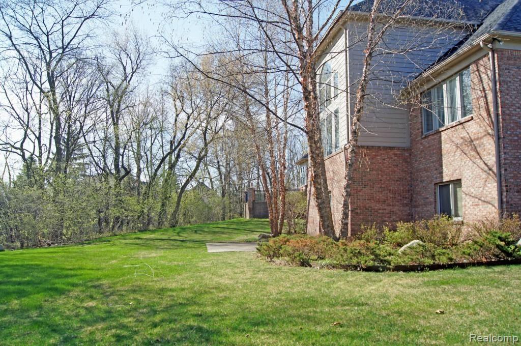 1812 Fox Run Rochester Hills, MI 48306 - Photo 16 of 48