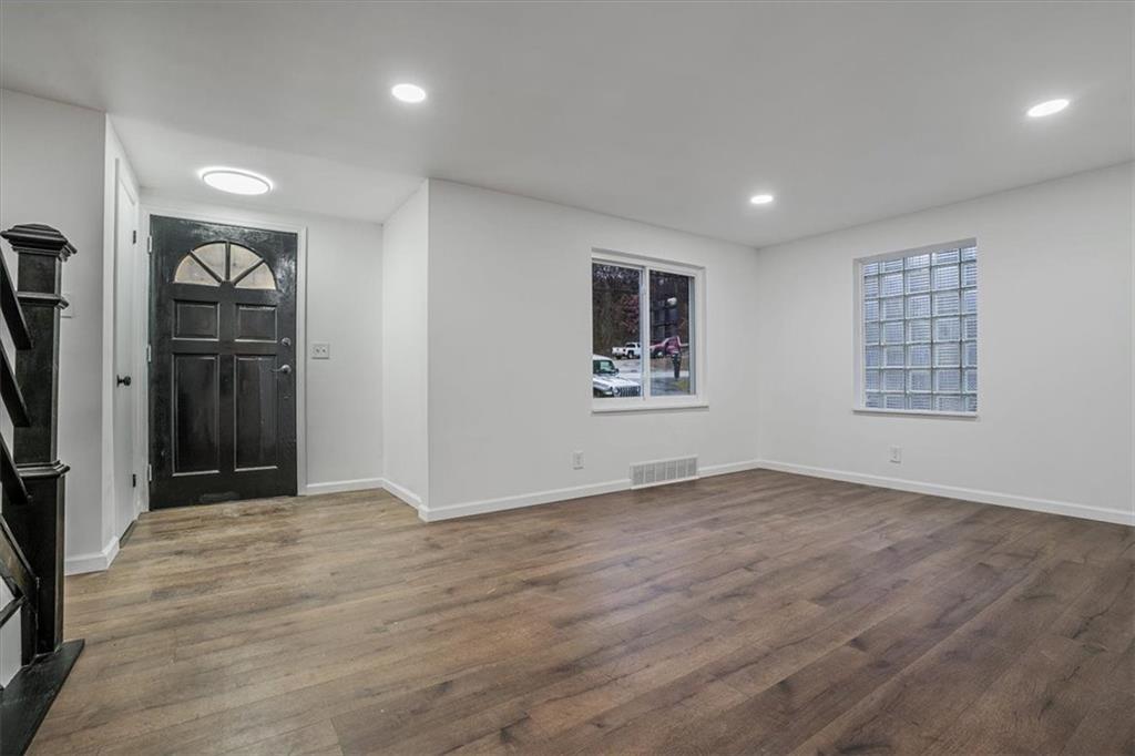 3430 Leechburg Road Pittsburgh, PA 15239 - Photo 5 of 45 Gallery Image 5