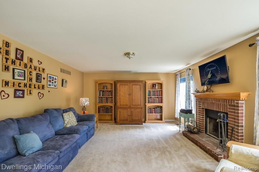 143 Rabbit Run Road Carleton, MI 48117 - Photo 4 of 35