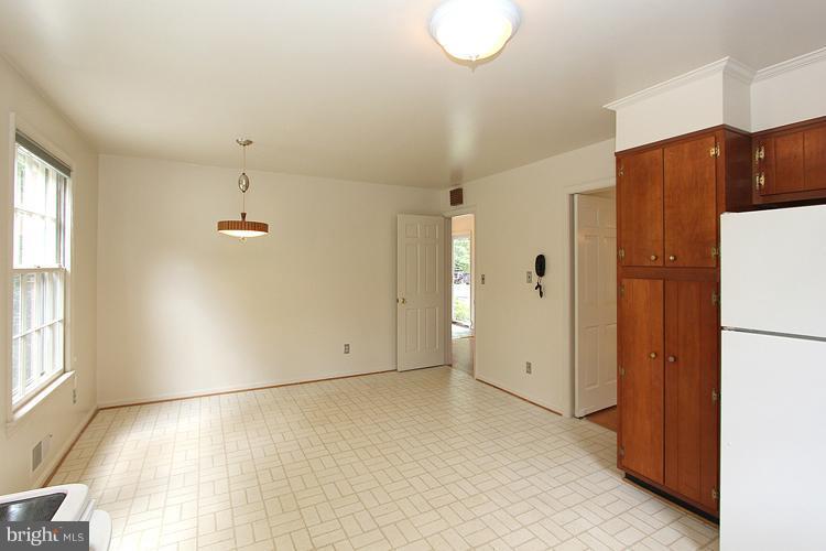 4900 Baltan Road Bethesda, MD 20816 - Photo 27 of 30 Interior (General)