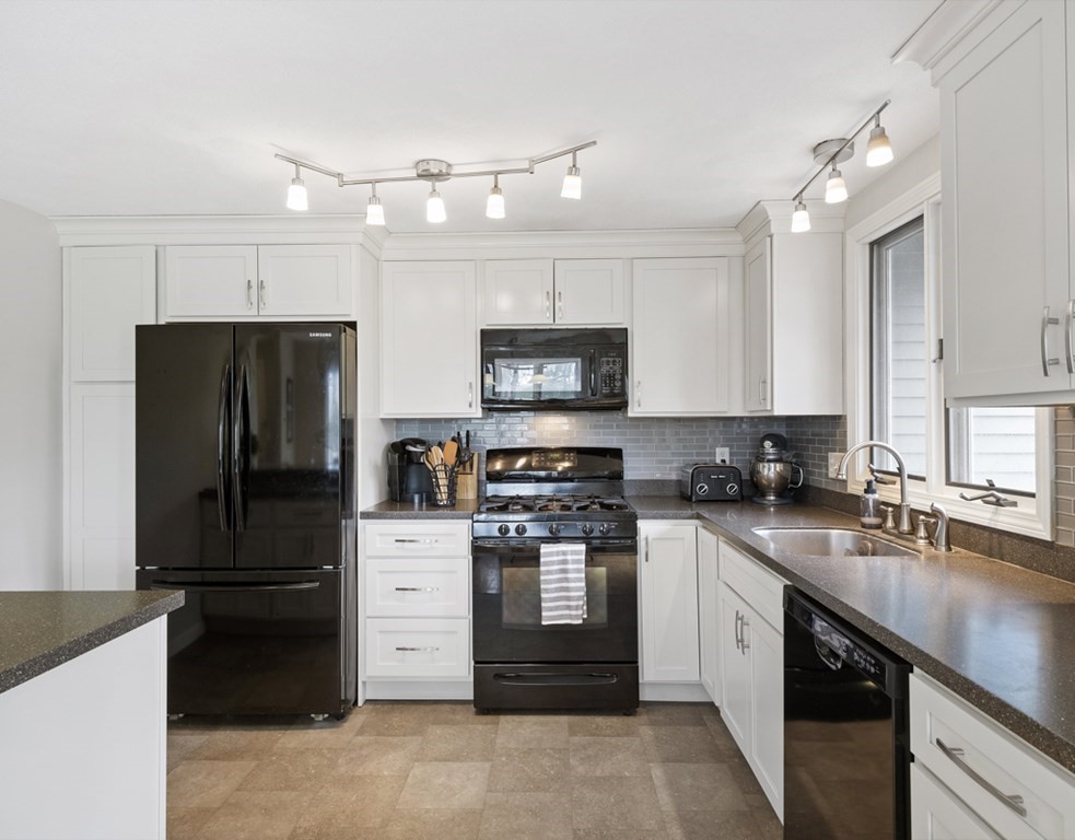 16 Deer Path, Unit 6 Maynard, MA 01754 - Photo 9 of 41 Gallery Image 9