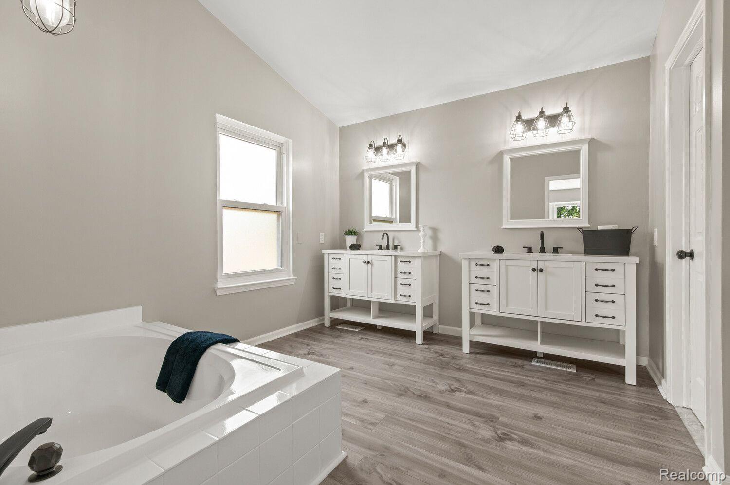 45659 Hanford Road Canton, MI 48187 - Photo 21 of 47 Gallery Image 21
