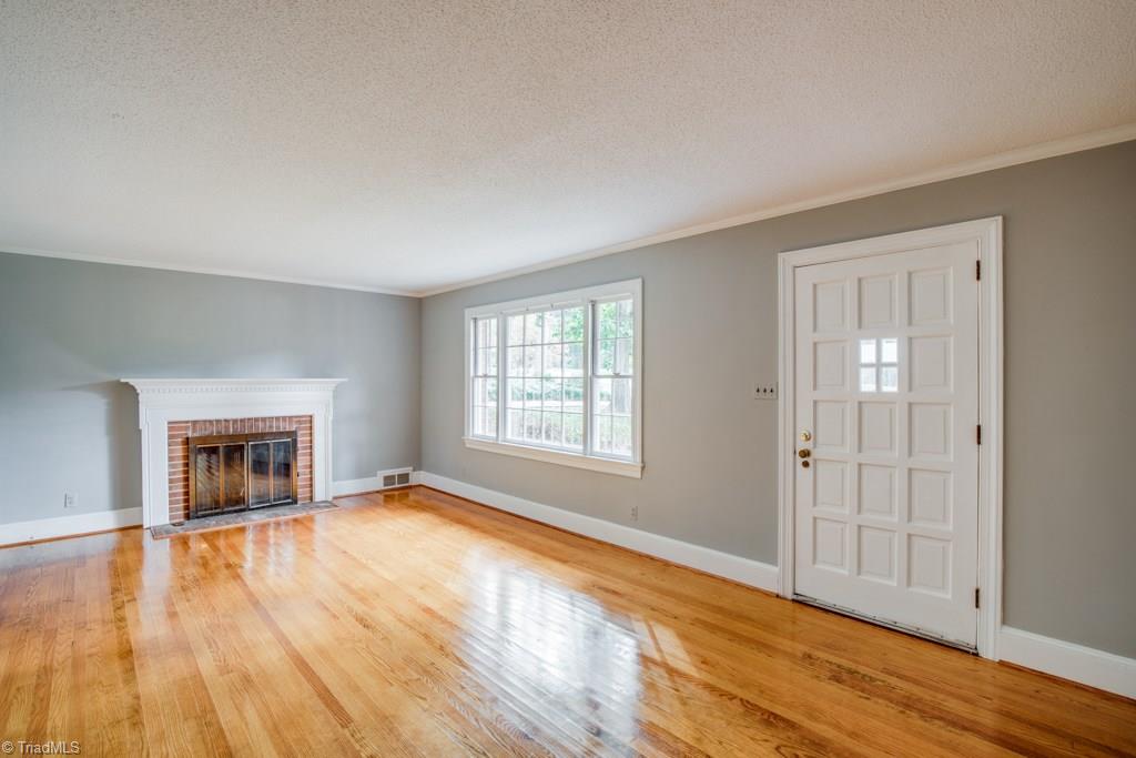 1112 Huntingdon Road Winston-Salem, NC 27104 - Photo 2 of 30 Gallery Image 2