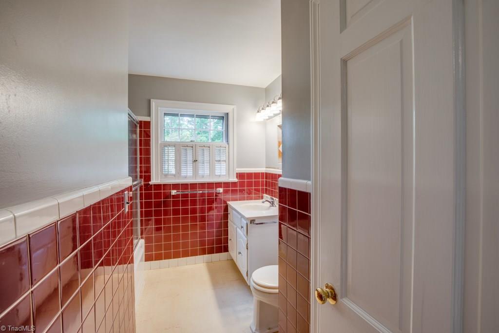 1112 Huntingdon Road Winston-Salem, NC 27104 - Photo 17 of 30 Gallery Image 17
