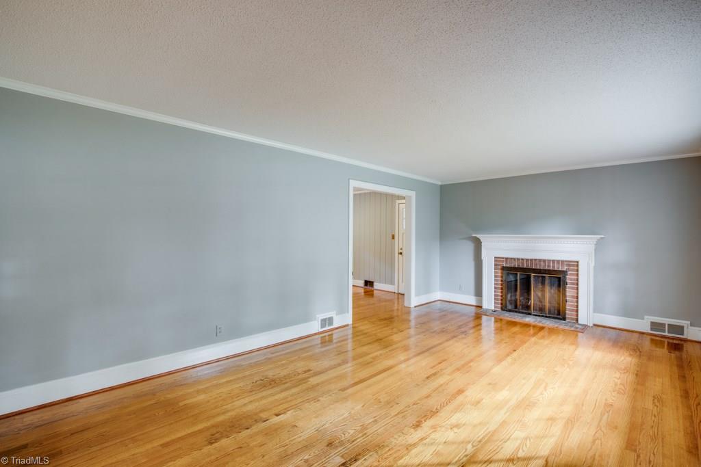 1112 Huntingdon Road Winston-Salem, NC 27104 - Photo 3 of 30 Gallery Image 3