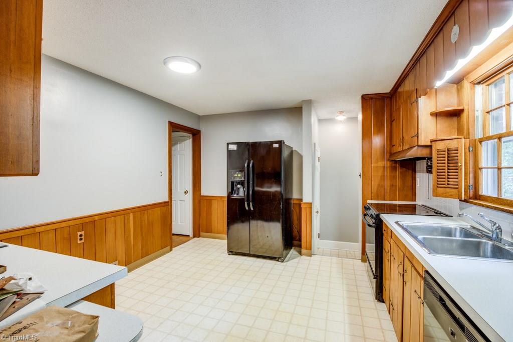 1112 Huntingdon Road Winston-Salem, NC 27104 - Photo 7 of 30 Gallery Image 7
