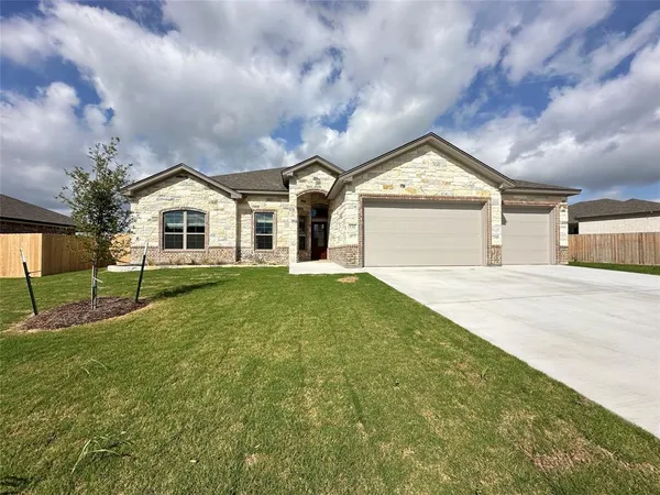 $479,000 | 132 Lasso Loop, Lorena, TX 76655