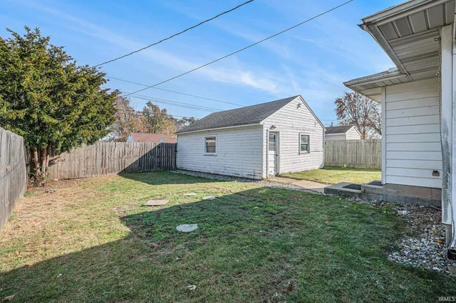 $179,900 | 2420 Monger Avenue, Elkhart, IN 46517