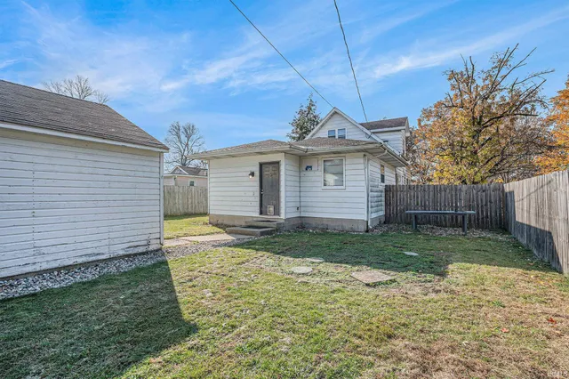 $179,900 | 2420 Monger Avenue, Elkhart, IN 46517