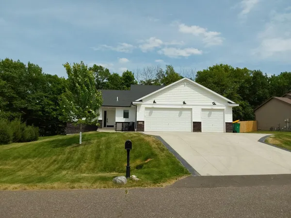 $497,000 | 604 Nelson Lane, Center City, MN 55012