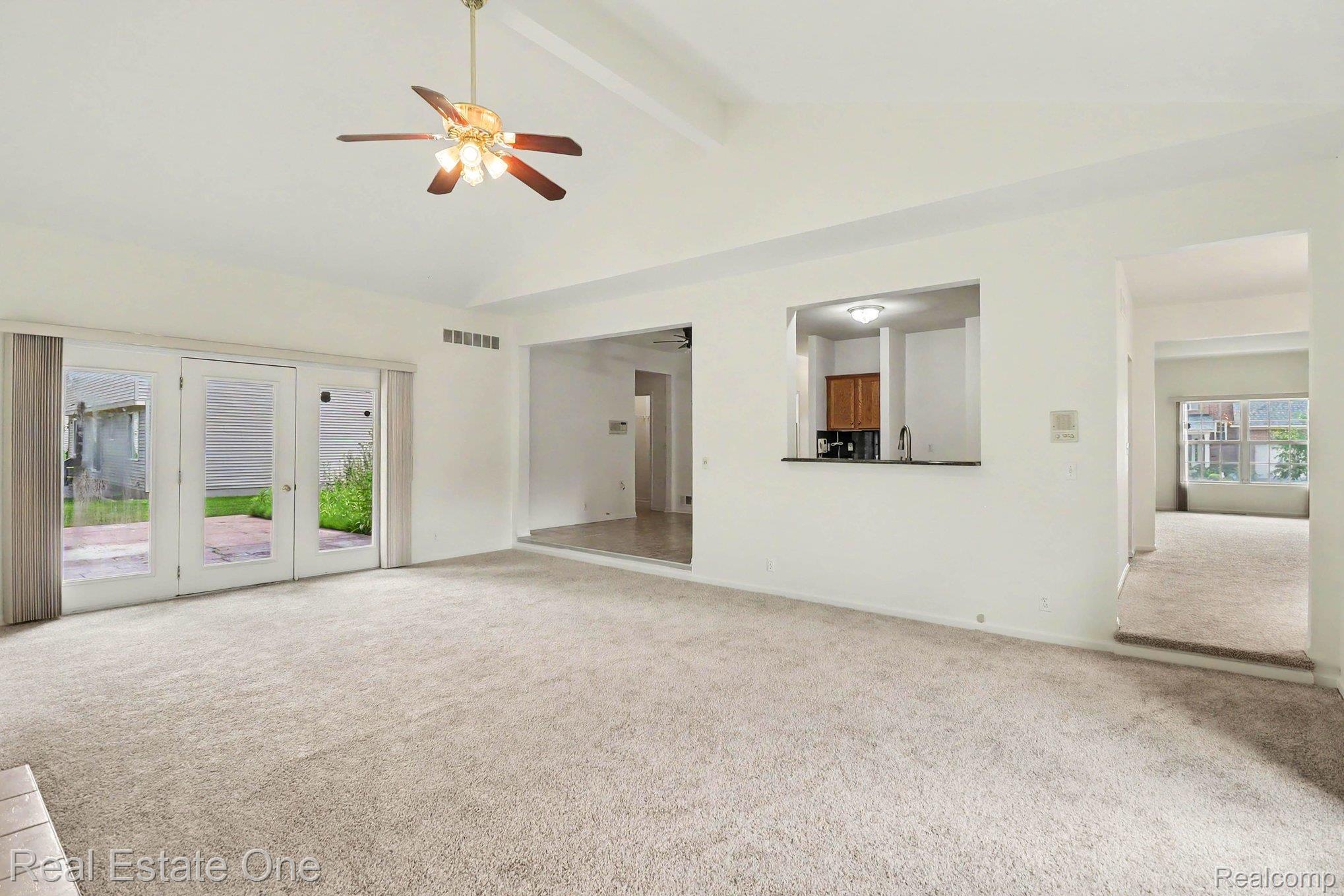 2106 Cattail Circle Rochester, MI 48309 - Photo 9 of 33 009_file_3087.jpg