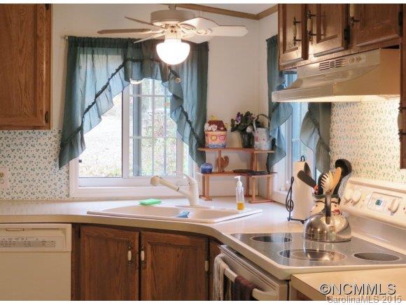 428 Aiken Road Rosman, NC 28772 - Photo 11 of 24 Gallery Image 11