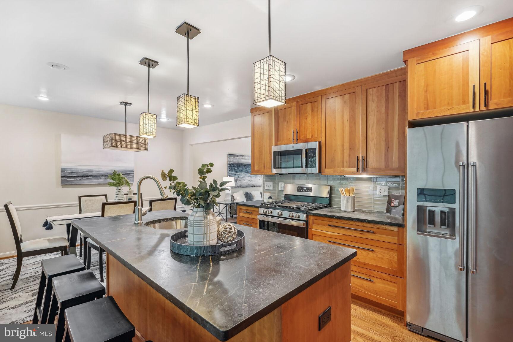 2501 Goldcup Lane Reston, VA 20191 - Photo 3 of 25