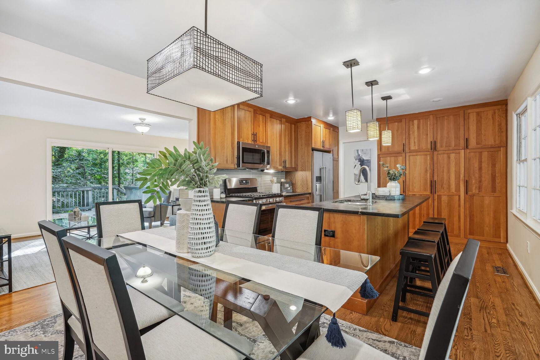 2501 Goldcup Lane Reston, VA 20191 - Photo 5 of 25