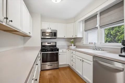 $425,000 | 803 East Harrison Avenue, Wheaton, IL 60187