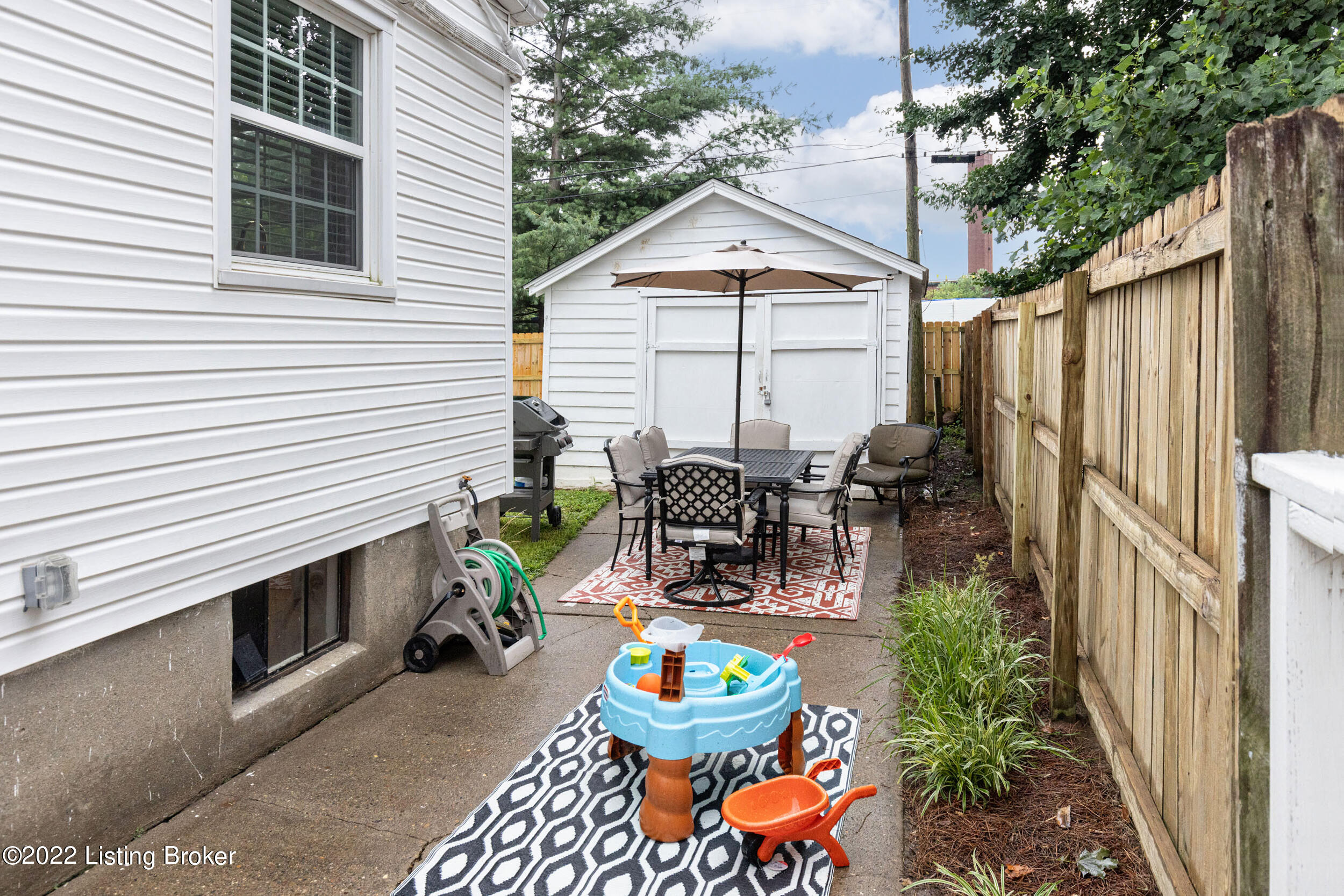 4216 Winchester Road Louisville, KY 40207 - Photo 32 of 37 LREP6355