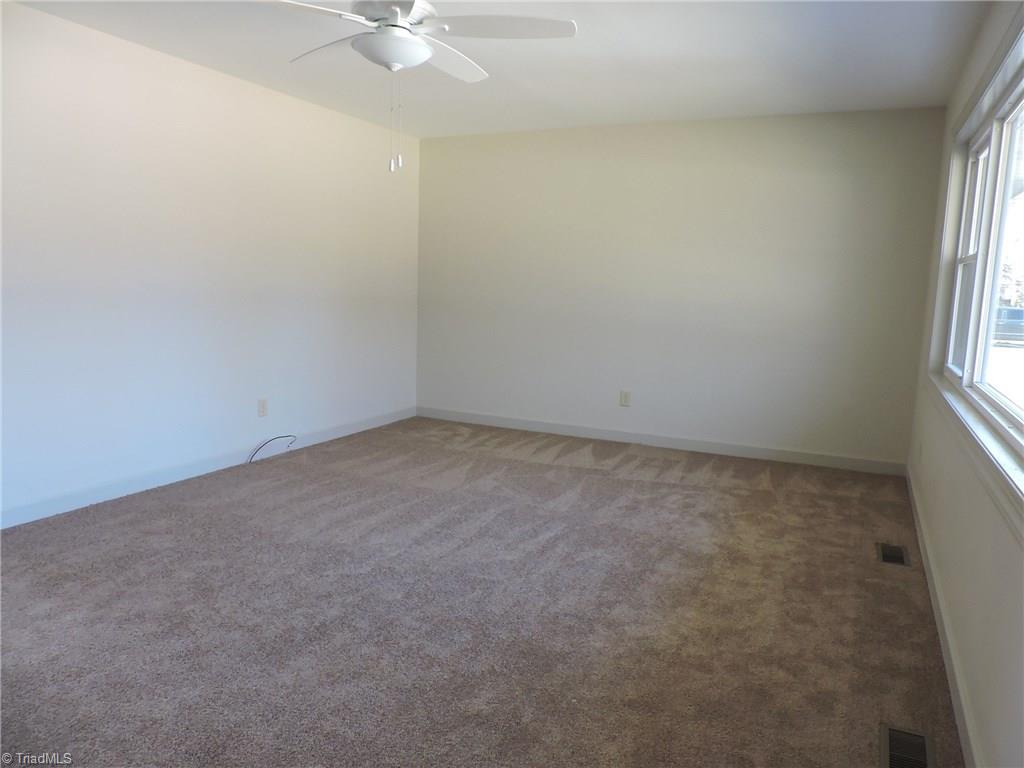 5706 Wallburg-High Point Road High Point, NC 27265 - Photo 5 of 19 Living Room