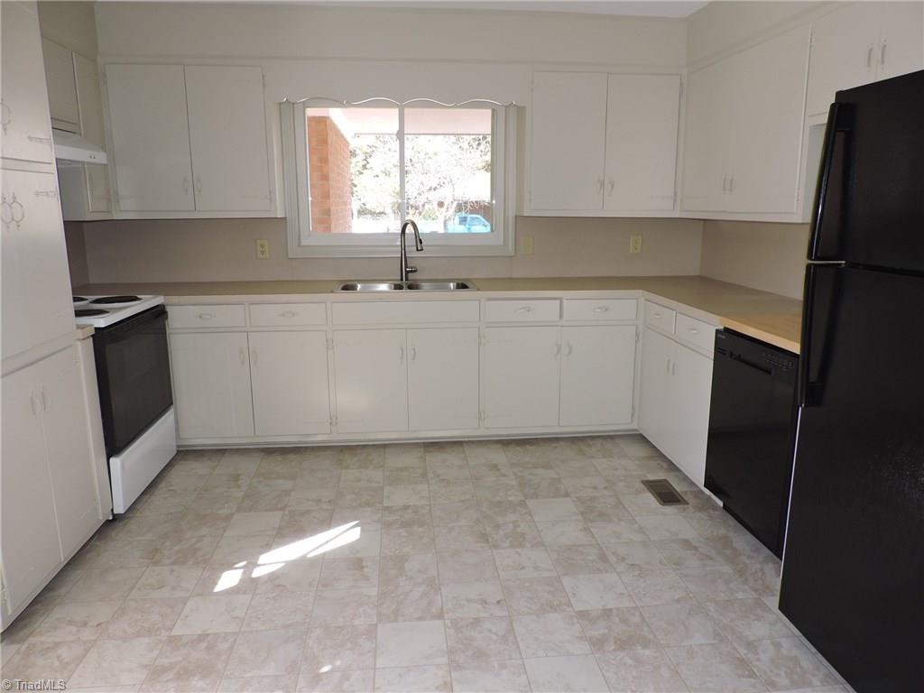 5706 Wallburg-High Point Road High Point, NC 27265 - Photo 10 of 19 Kitchen