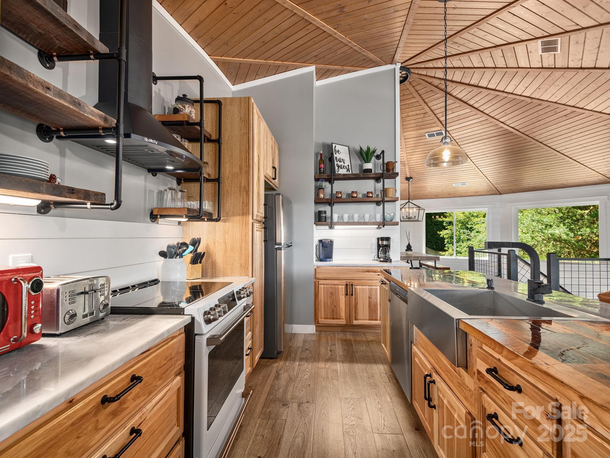 85 Balsamwood Road Leicester, NC 28748 - Photo 8 of 31