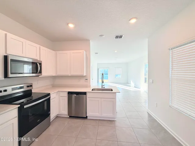 $1,900 | 42 Blue Hvn Road, St. Augustine, FL 32095