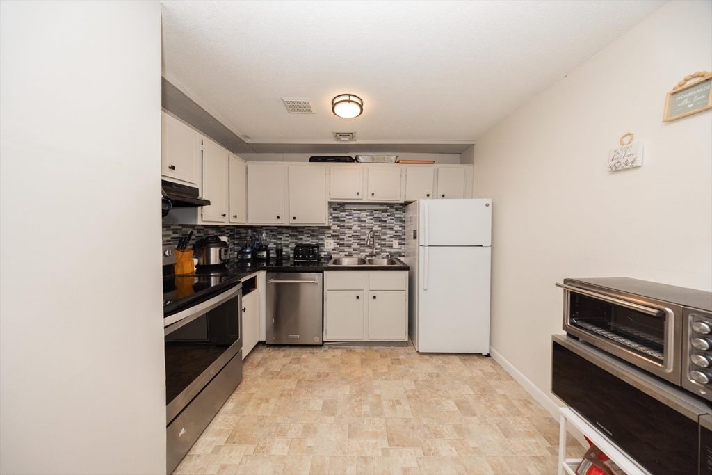 176 Maple Avenue, Unit 736 Rutland, MA 01543 - Photo 7 of 42 Gallery Image 7