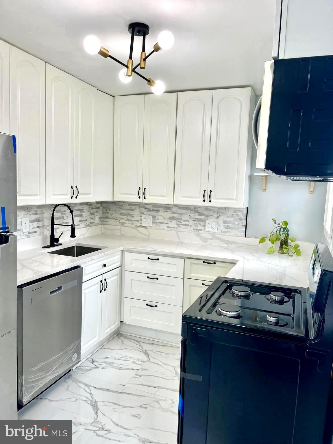 2907 Lawina Road Baltimore, MD 21216 - Photo 5 of 39 Gallery Image 5