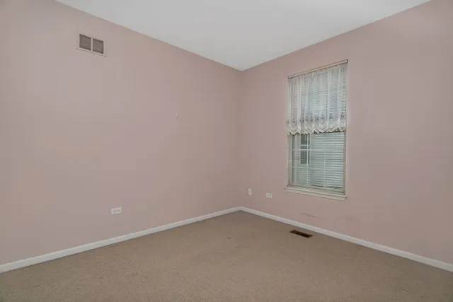 $374,500 | 21201 Lily Lake Lane, Crest Hill, IL 60403