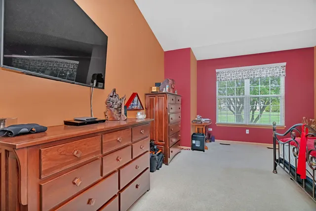 $374,500 | 21201 Lily Lake Lane, Crest Hill, IL 60403