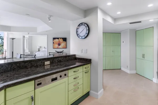 $7,900 | 140 Southeast 5th Avenue, Unit 448, Boca Raton, FL 33432