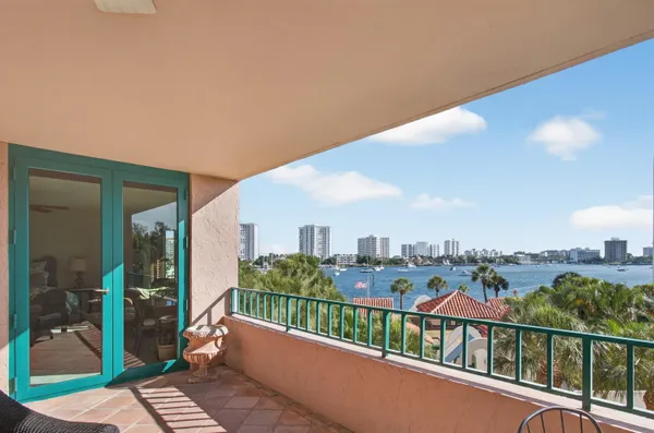 $7,900 | 140 Southeast 5th Avenue, Unit 448, Boca Raton, FL 33432