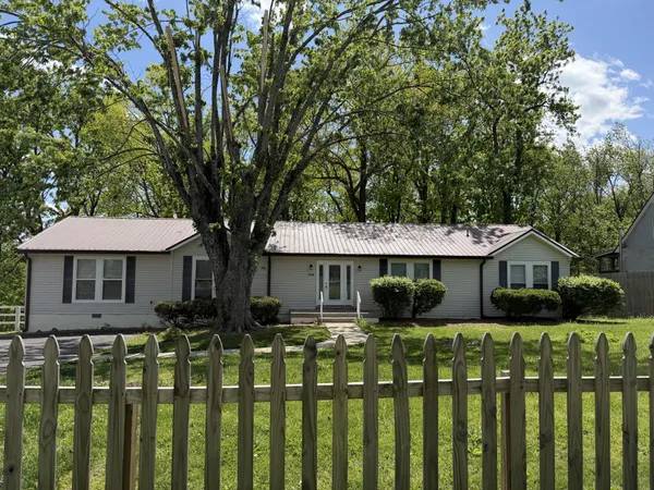 $474,900 | 159 West Hester Road, Cottontown, TN 37048