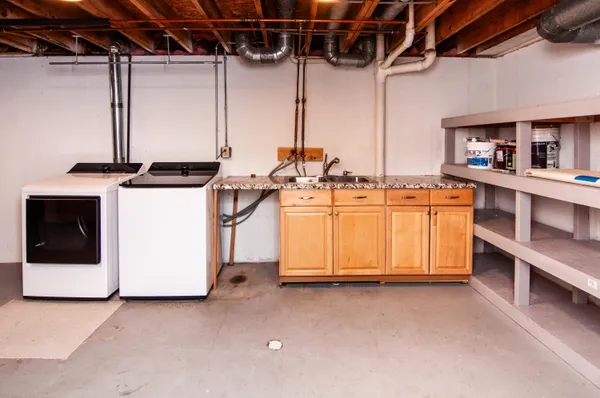 $465,000 | 1420 Eastwood Circle, Saline, MI 48176