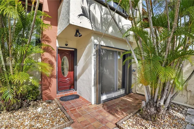$525,000 | 7673 Southwest 103rd Place, Miami, FL 33173