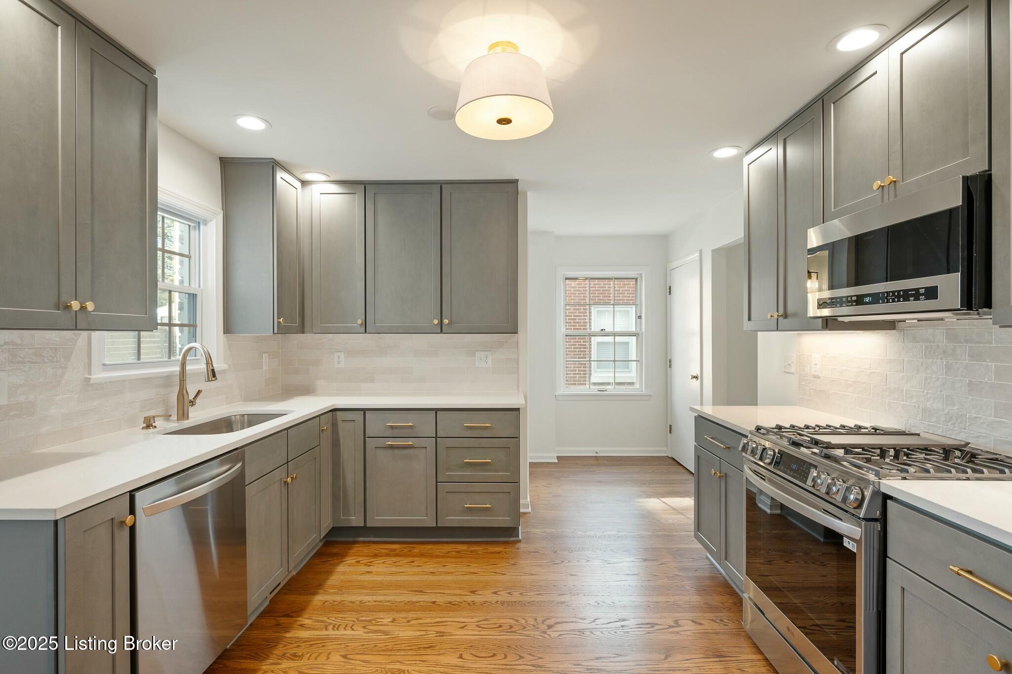 2320 Broadmeade Road Louisville, KY 40205 - Photo 13 of 38 tempImageL0AHH7