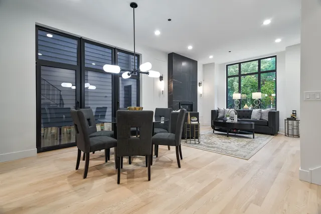 $1,559,000 | 2049 West Race Avenue, Chicago, IL 60612