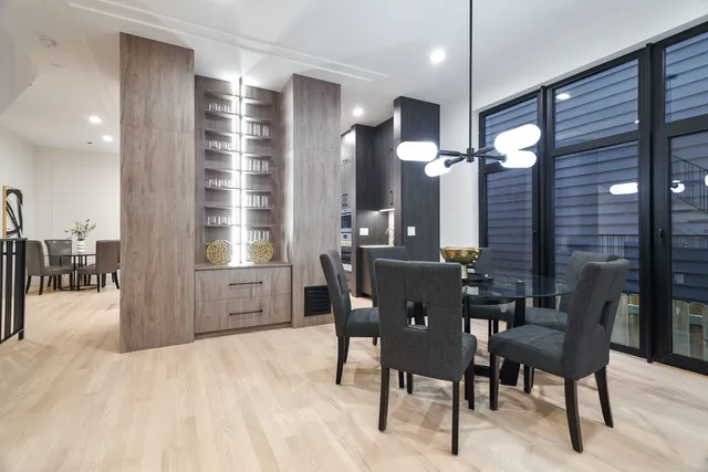 $1,559,000 | 2049 West Race Avenue, Chicago, IL 60612