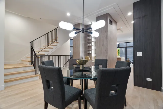 $1,559,000 | 2049 West Race Avenue, Chicago, IL 60612