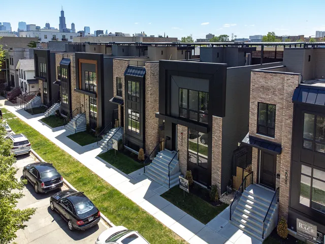 $1,559,000 | 2049 West Race Avenue, Chicago, IL 60612