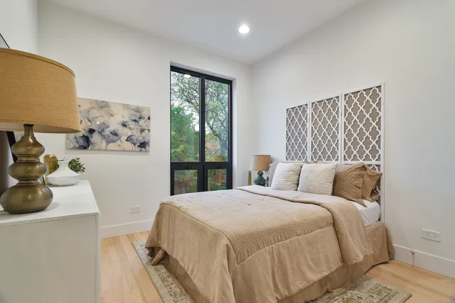 $1,559,000 | 2049 West Race Avenue, Chicago, IL 60612