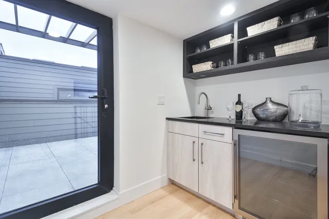 $1,559,000 | 2049 West Race Avenue, Chicago, IL 60612