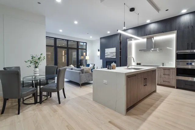 $1,559,000 | 2049 West Race Avenue, Chicago, IL 60612